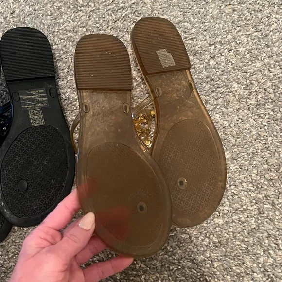 Tory Burch jelly thong sandals. 6 - Picture 5 of 11